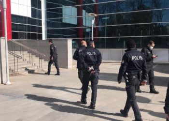 Hırsızlık suçlaması ile gözaltına alınan kişi intihar etti