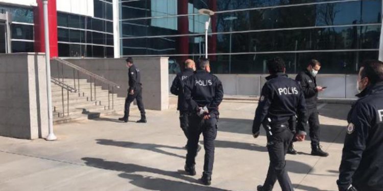 Hırsızlık suçlaması ile gözaltına alınan kişi intihar etti