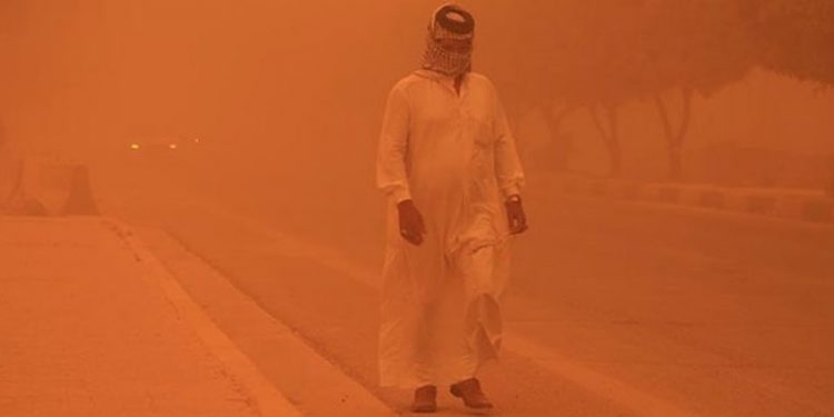 Irak’ta kum fırtınası: 4 bin kişi hastaneye kaldırıldı
