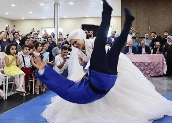 Judocu gelin, damadı yerden yere vurdu: 'Gelinlikle zor oldu ama güzel oldu'