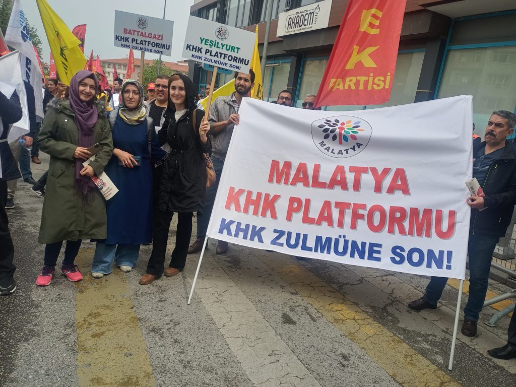 KHK’lılar 1 Mayıs’ta meydanda: ‘KHKlar gidecek bizler özgürlüğümüze ve işimize geri döneceğiz’