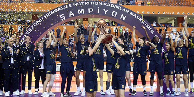 Kadınlar Basketbol Süper Ligi'nde şampiyon Fenerbahçe Safiport