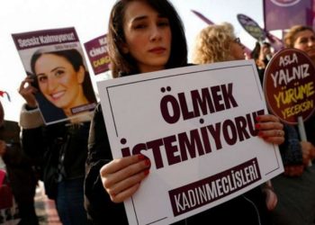Kadınlara ve sağlıkçılara şiddetin önlenmesi yasası TBMM'den geçti