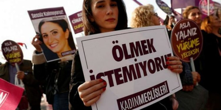Kadınlara ve sağlıkçılara şiddetin önlenmesi yasası TBMM'den geçti