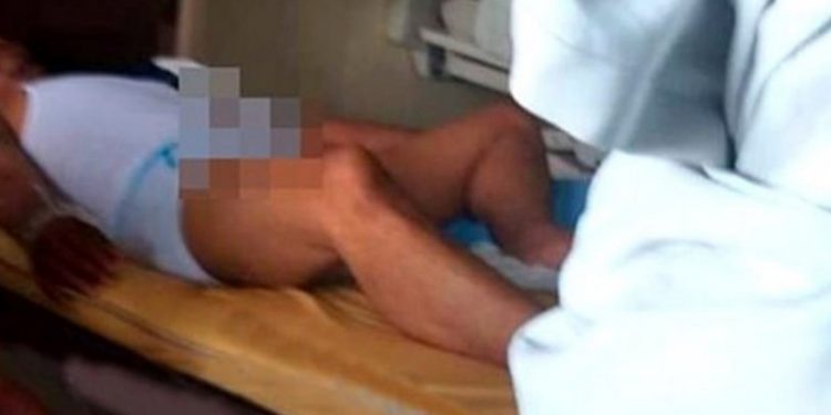 Kadınların beğendiği kocasını kıskandı, uyurken cinsel organını kesti!