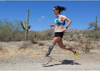 Kanser nedeniyle ampute olan kadın koşucu, 104 günde 104 maratonla rekor kırdı