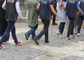 Karabük’te serbest bırakılan 9 kız öğrenci tekrar gözaltına alındı