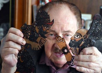 Karagöz sanatçısı Metin Özlen yaşamını yitirdi