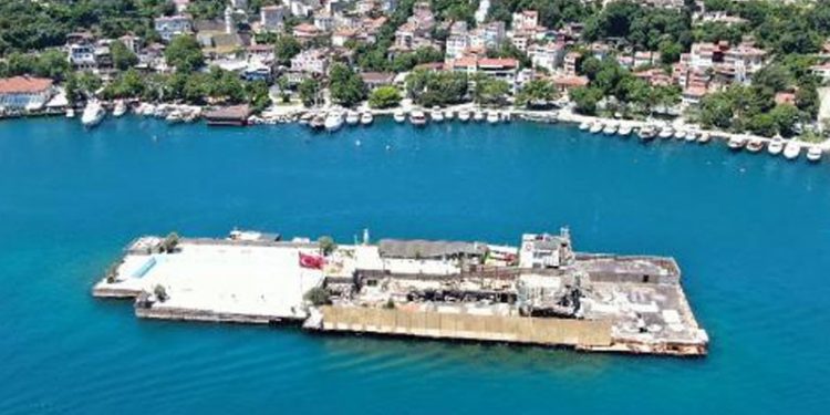 Katar iddiası Galatasaray camiasını ayağa kaldırdı: Hiç kimse Galatasaray Adası'nı satamaz, satmaya tevessül edemez, satmayı düşünemez