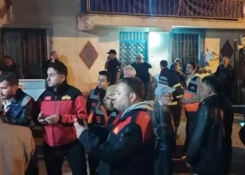 Kayıp diye aranan 6 ve 8 yaşındaki kardeşler bagajda uyurken bulundu