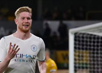 Kevin de Bruyne 4 gol attı, Manchester City şampiyonluk yolunda hata yapmadı