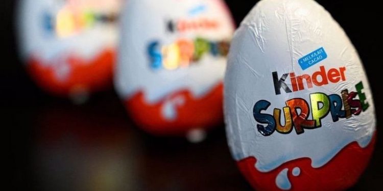 Kinder çikolata ürünleri nedeniyle 12 ülkede en az 324 kişiye Salmonella bakterisi bulaştı