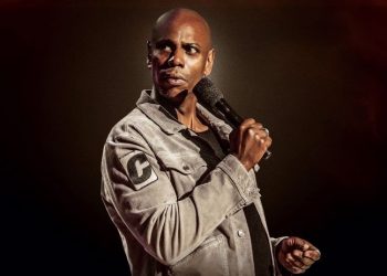 Komedyen Dave Chappelle sahnede saldırıya uğradı