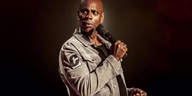 Komedyen Dave Chappelle sahnede saldırıya uğradı