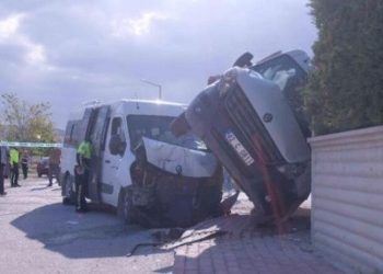 Konya'da iki okul servisi çarpıştı: 9'u öğrenci 14 yaralı