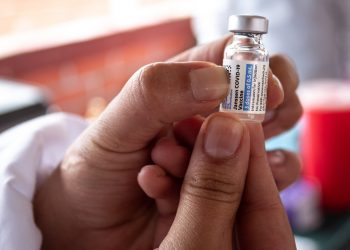 Koronavirüste günlük vaka sayısı binin altına düştü