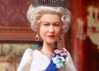 Kraliçe Elizabeth'in Barbie bebeği 3 saniyede tükendi