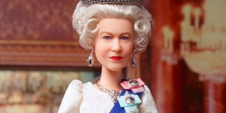 Kraliçe Elizabeth'in Barbie bebeği 3 saniyede tükendi