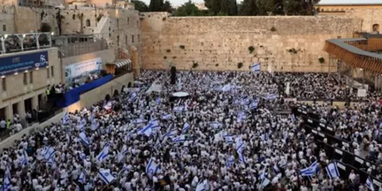 Kudüs'te 'Bayrak Yürüyüşü': Filistin yönetimi aşırı sağcı Yahudilerin yürüyüşüne 'İsrail ateşle oynuyor' diyerek tepki gösterdi