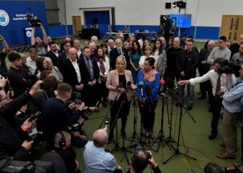 Kuzey İrlanda seçimlerinde tarihi sonuç: Sinn Féin parlamento çoğunluğunu kazandı