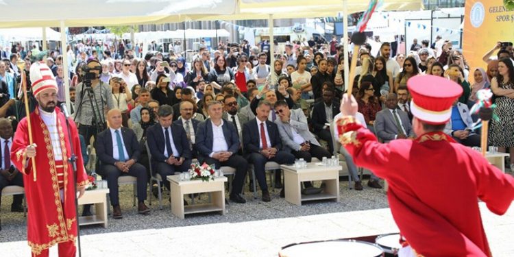 Kürtçe müziğe bir engel de rektörden: ‘Bu benim ideolojime uygun değil’
