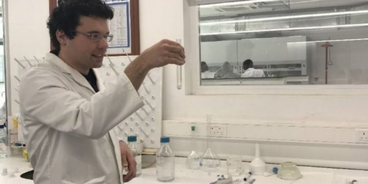 Kıbrıslı Türk eczacı yeni bir antibiyotik üretti: Ölümcül mikroorganizmalar üzerinde etkili!