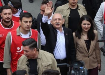 Kılıçdaroğlu 'Büyük Gençlik Yürüyüşü'nde: SADAT'ları ezerek yolumuza devam edeceğiz