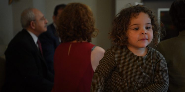 Kılıçdaroğlu, Gezi Davası’nda hapis cezası verilen Tayfun Kahraman’ın ailesini ziyaret etti