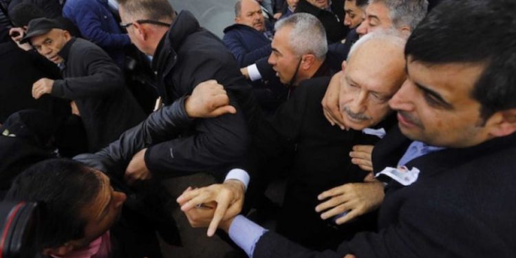 Kılıçdaroğlu'na 'linç girişimi' davasında 'basit yaralama' kararı