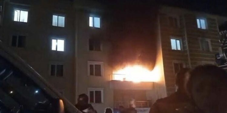 Kız öğrenci yurdunda yangın: 300 öğrenci tahliye edildi