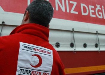 Kızılay'da y&ouml;neticilere y&uuml;zde 20, &ccedil;alışanlara y&uuml;zde bir zam