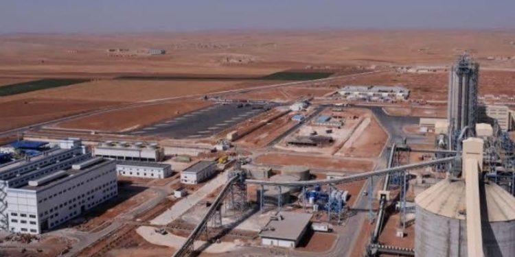 Lafarge, Fransa'da 'Suriye'de insanlığa karşı işlenen suçlara ortaklık' suçlamasıyla yargılanacak