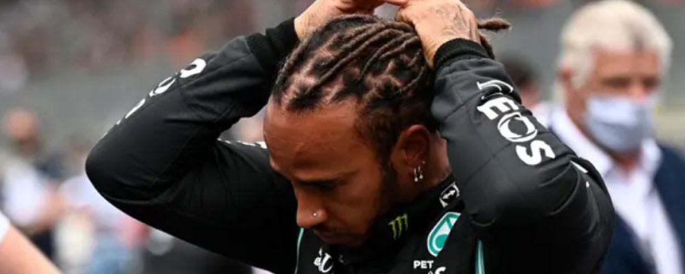 Lewis Hamilton, takı krizinde geri adım attı; pazar günü Miami'de yarışacak