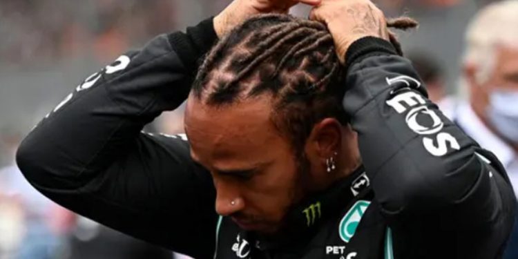 Lewis Hamilton, takı krizinde geri adım attı; pazar günü Miami'de yarışacak