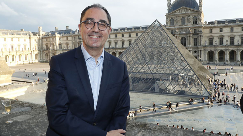 Louvre Müzesi'nin eski müdürüne tarihi eser kaçakçılığına karışma suçlaması