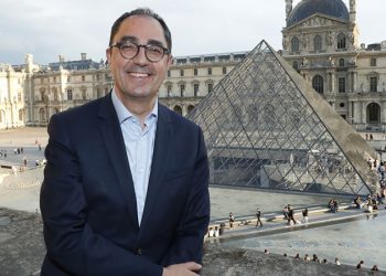 Louvre Müzesi'nin eski müdürüne tarihi eser kaçakçılığına karışma suçlaması