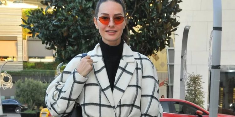 Lüks yaşamı eleştirilen Yasemin Özilhan’dan eleştirilere yanıt: Peynir ve süt de pahalı