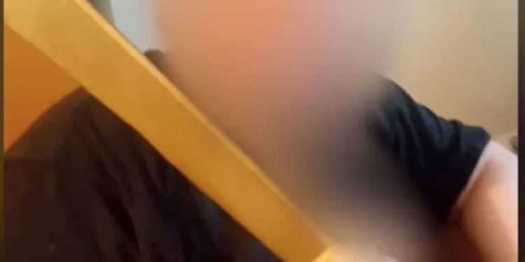 MI5 muhbiri sevgilisinden şiddet gören kadın anlatıyor: "Bana cinsel tacizde bulunuyor, 'Konuşursan seni öldürürler' diyordu"