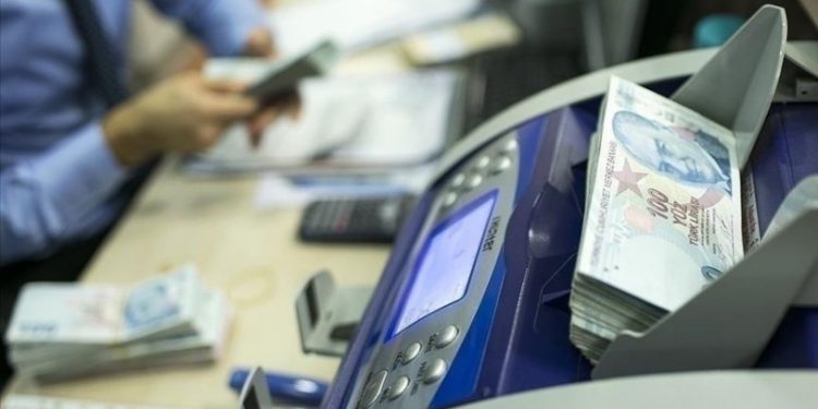 Mahkemeden emsal karar: Banka yanlış kişiye verdiği parayı sahibine faiziyle ödeyecek