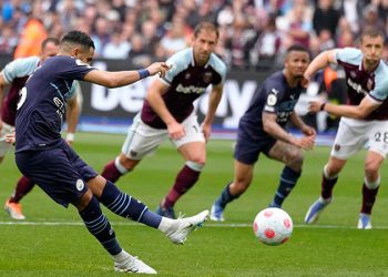 Manchester City’ye West Ham United’dan çelme