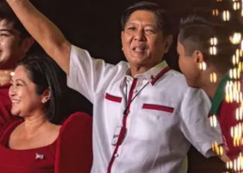 Marcos'ların 36 yıl sonra iktidara dönmesi Filipinliler için ne anlama geliyor?