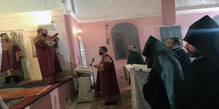 Mardin'deki Surp Kevork Ermeni Kilisesi'nde  20 yıl sonra ilk ayin