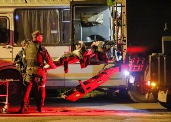 Mariupol'de kuşatma altındaki Azovstal çelik fabrikasından 264 asker tahliye edildi