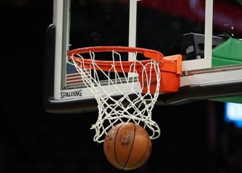 Mavericks, NBA Batı Konferansı finalini 5. maça taşıdı