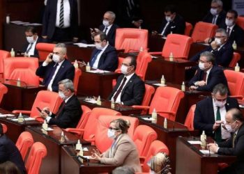 Meclis 2022'de sadece 46 g&uuml;n mesai yaptı