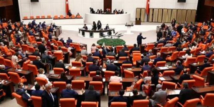 Meclis'te "Semra Güzel" hamlesi: 7 Temmuz'a kadar tüm birleşimler yoklama ile açılacak