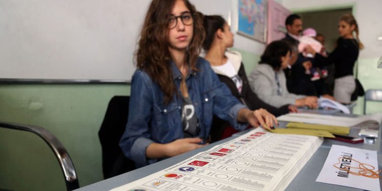 MetroPOLL ilk kez oy kullanacak gençlere sordu: CHP ilk sırada