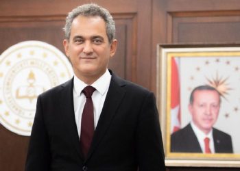 Milli Eğitim Bakanı Mahmut Özer, şoförünü şube müdürü yaptı