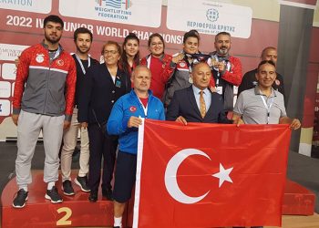 Milli halterci Dilara Narin, dünya şampiyonu oldu