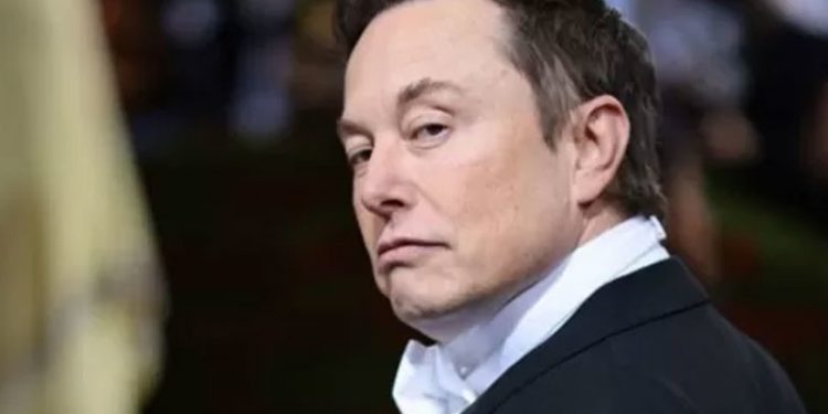 Musk, 'sahte hesap' açıklamasıyla sosyal medya devini daha ucuza mı almaya çalışıyor?
